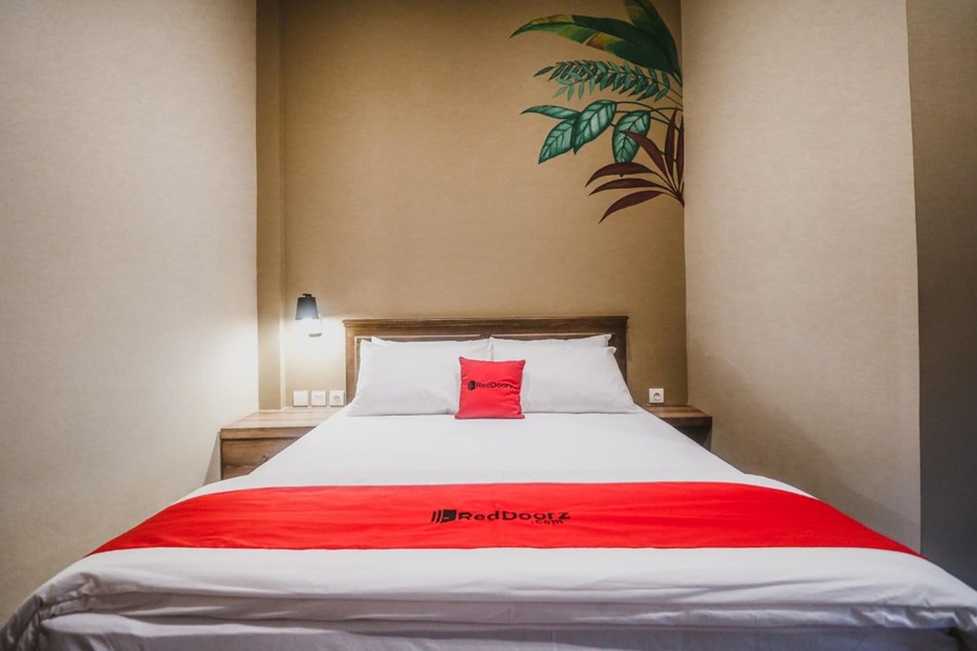 RedDoorz Plus near Mall Slipi Jaya Jakarta Exterior foto